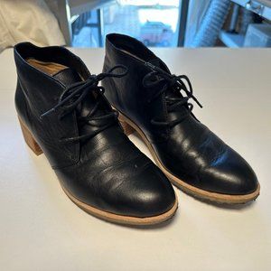 Clarks Desert Boot, Size 10M